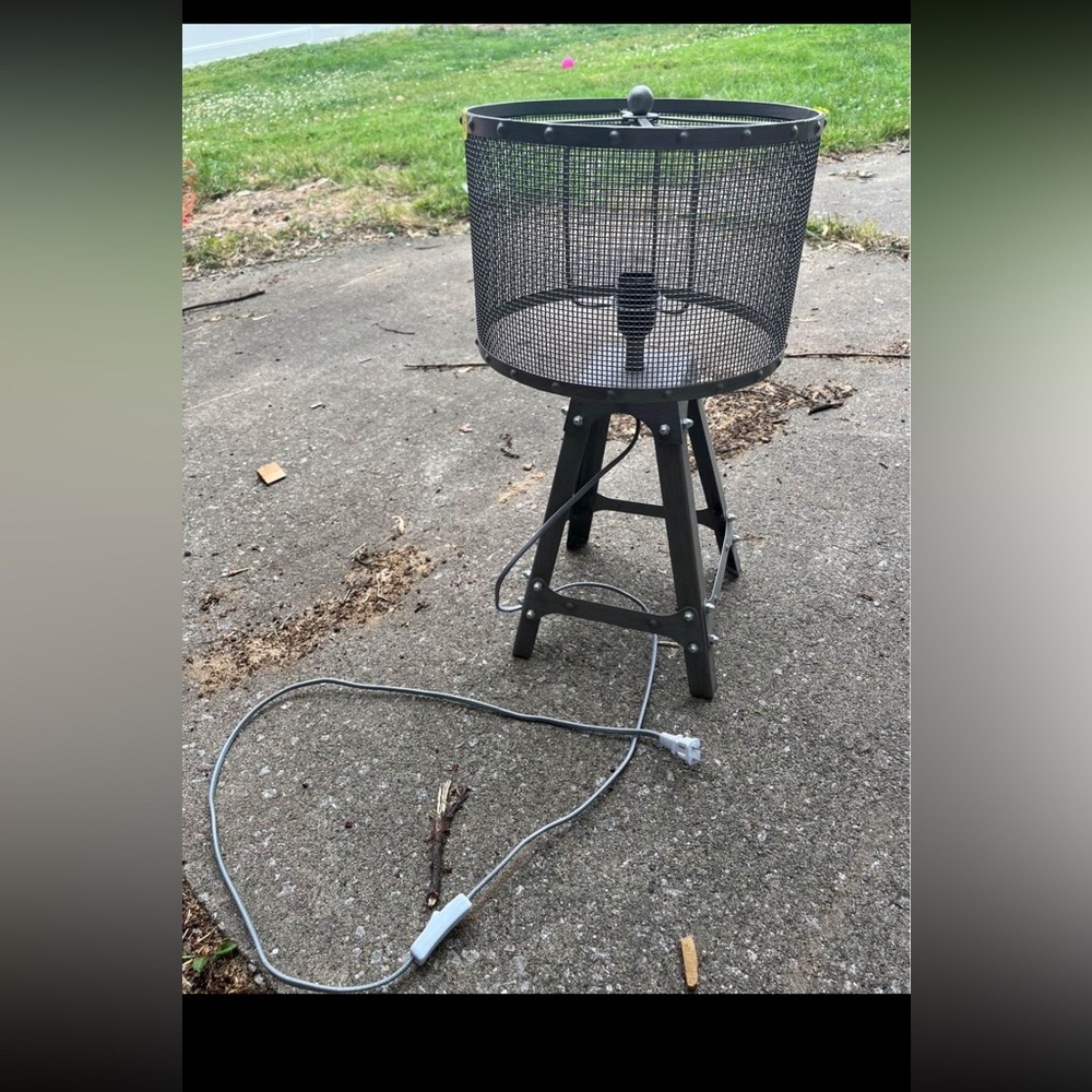 Industrial looking lamp